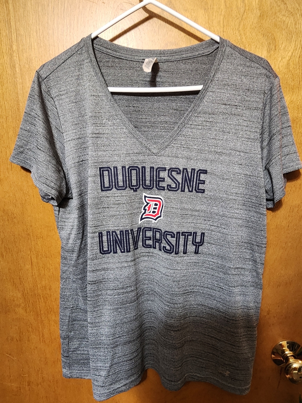 Under Armour Duquesne University Dukes HeatGear V-Neck T-Shirt Women's L